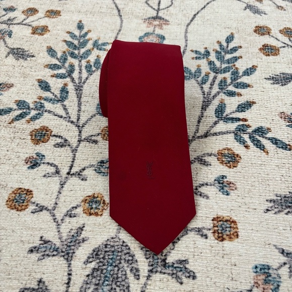 Yves Saint Laurent YSL Men's Red Striped Slim Tie - Picture 2 of 4